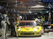 2013-24-hours-of-le-mans-halfway-001