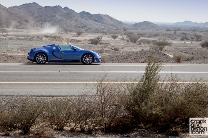 Bugatti-Veyron-Grand-Vitesse-Dubai-UAE-Wallpaper--001