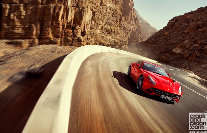 Ferrari-F12berlinetta-Dubai-UAE-Wallpaper-001