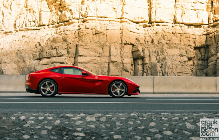 Ferrari-F12berlinetta-Dubai-UAE-Wallpaper-004