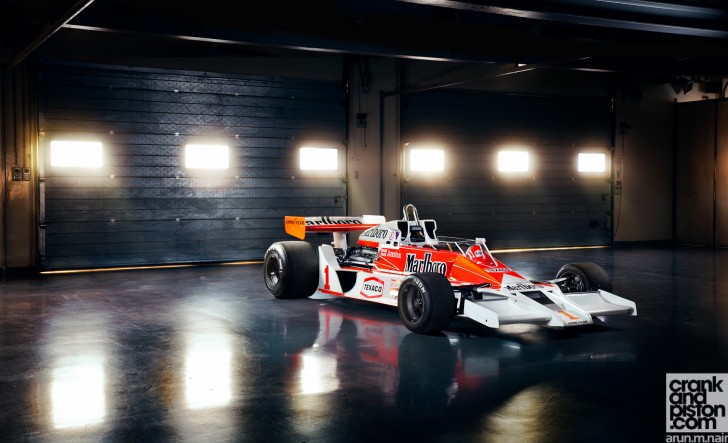 McLaren-M26-James-Hunt-Dubai-Autodrome-Wallpapers-02