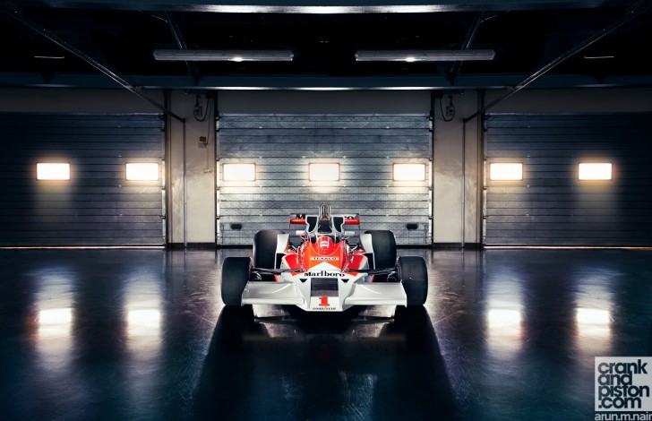 McLaren-M26-James-Hunt-Dubai-Autodrome-Wallpapers-03