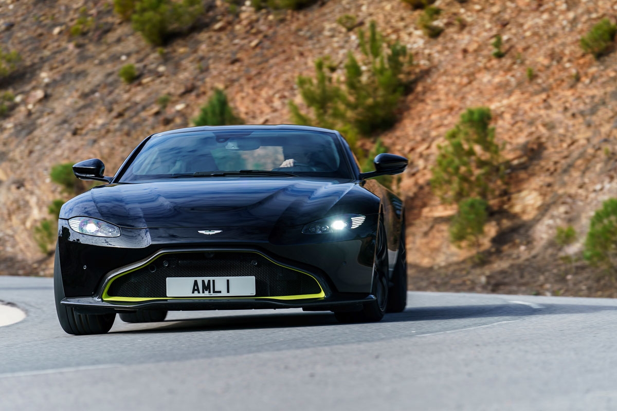 2018 Aston Martin Vantage-1