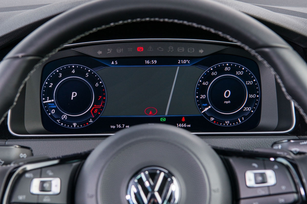 2019 Volkswagen Golf R review-13