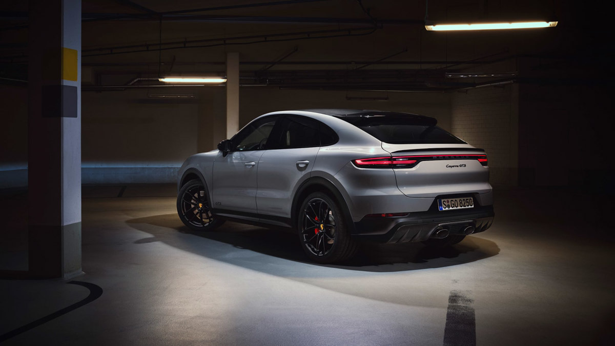 2020-Porsche-Cayenne-GTS-6