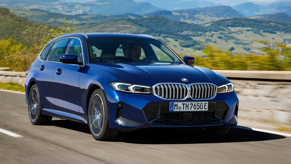 2022-BMW-3-series-facelift-11