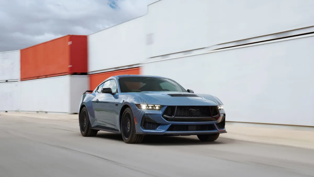 2023-Ford-Mustang-GT-revealed-18