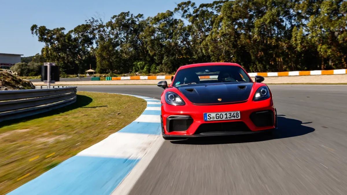 718-Cayman-GT4-RS-16