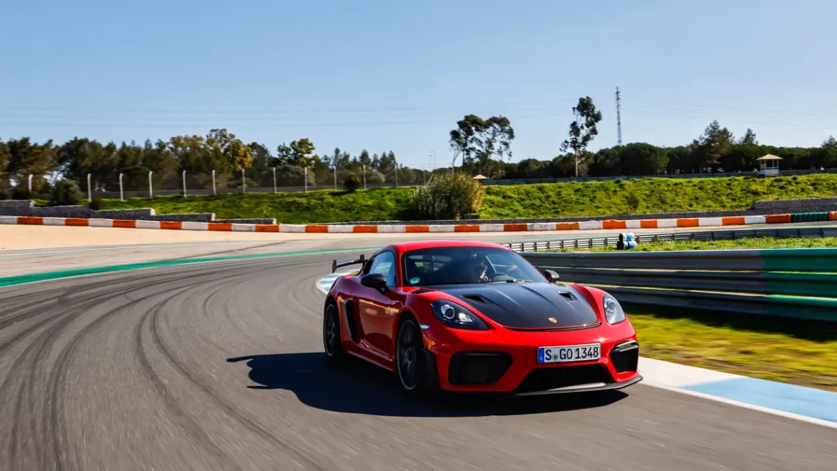 718-Cayman-GT4-RS-2