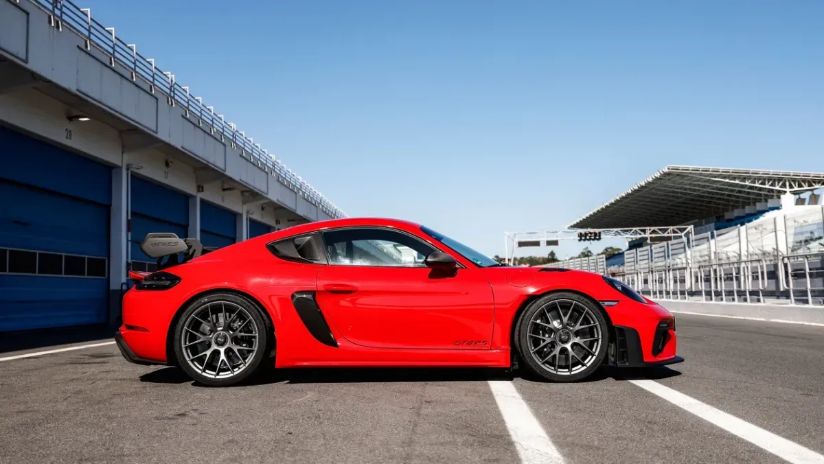 718-Cayman-GT4-RS-7