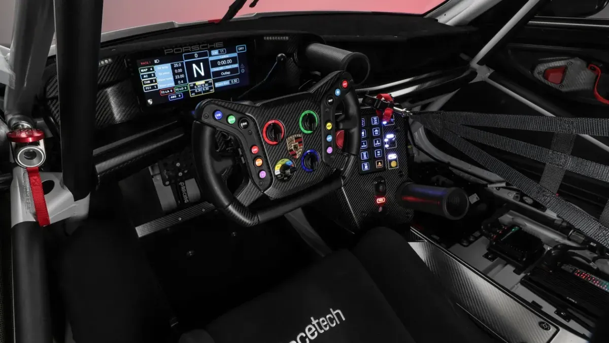 Porsche-Motorsport-3