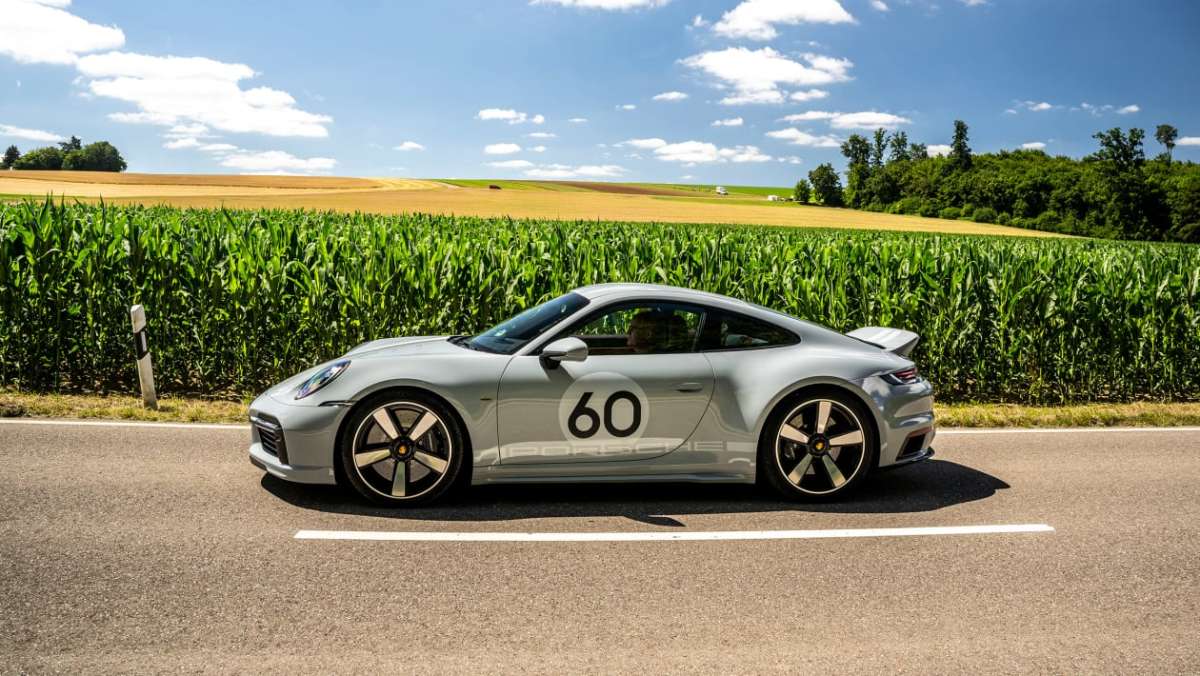 Porsche-911-Sport-Classic-2