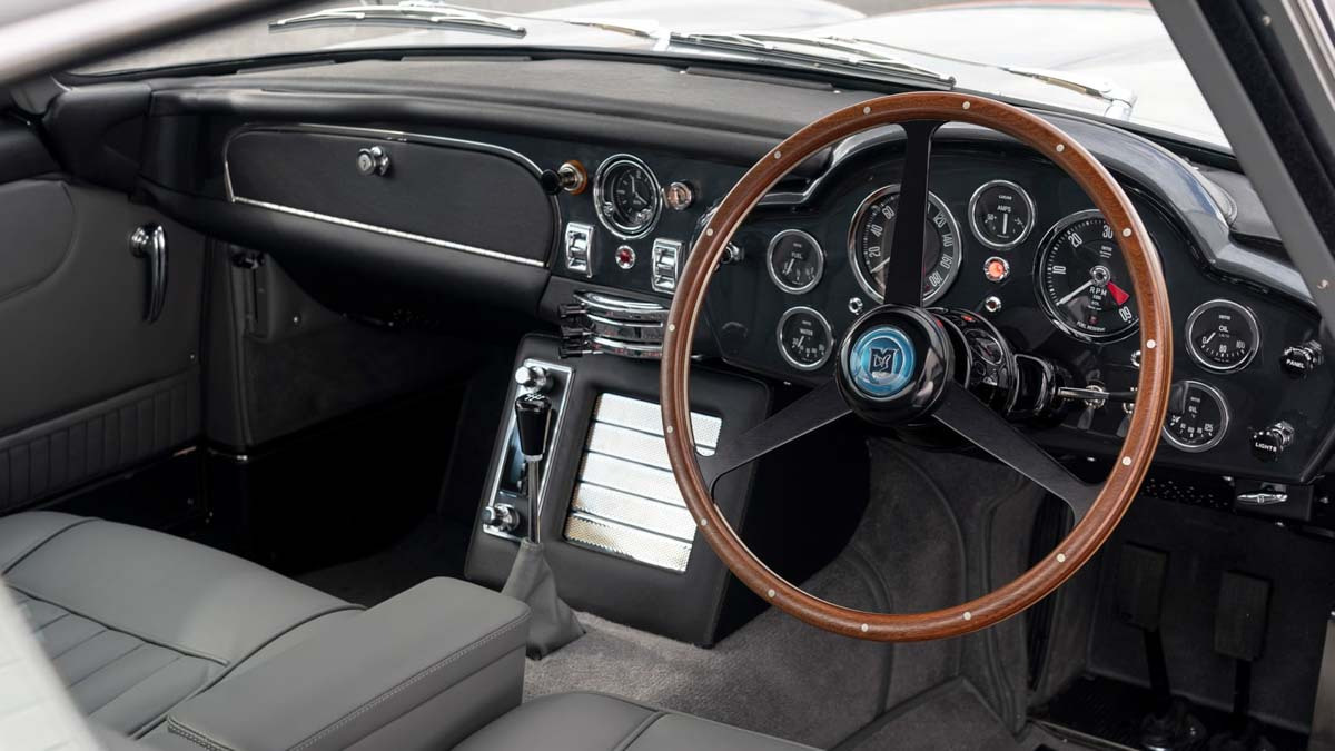 Aston-Martin-DB5-Goldfinger-continuation-5