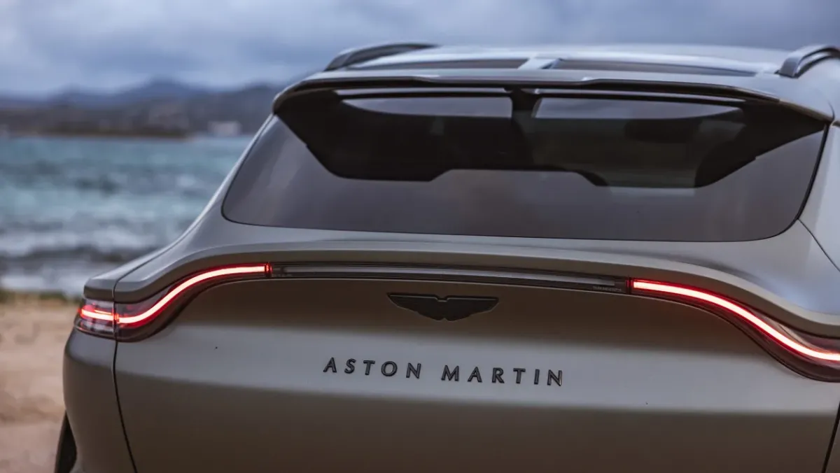 Aston-Martin-DBX707-2022-14