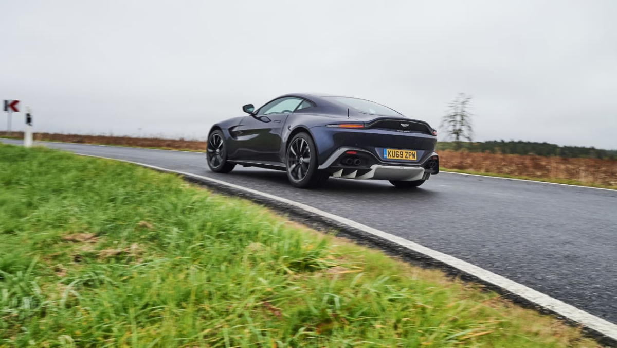 Aston-Martin-Vantage-review-11