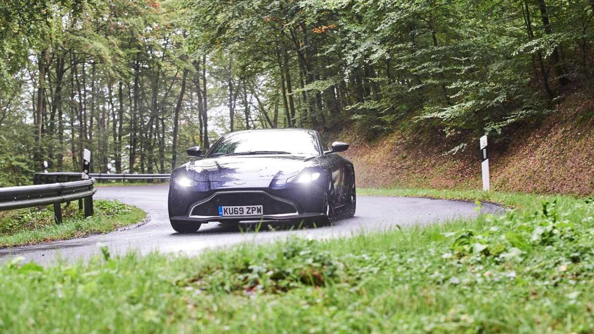 Aston-Martin-Vantage-review-12