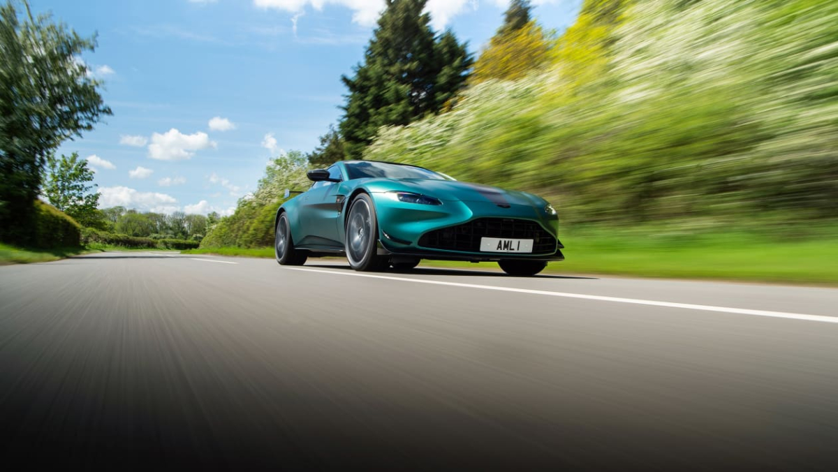 Aston-Martin-Vantage-review-24
