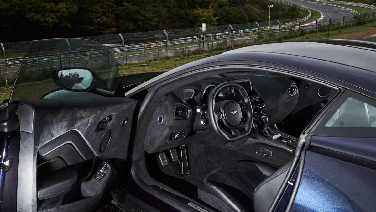 Aston-Martin-Vantage-review-5