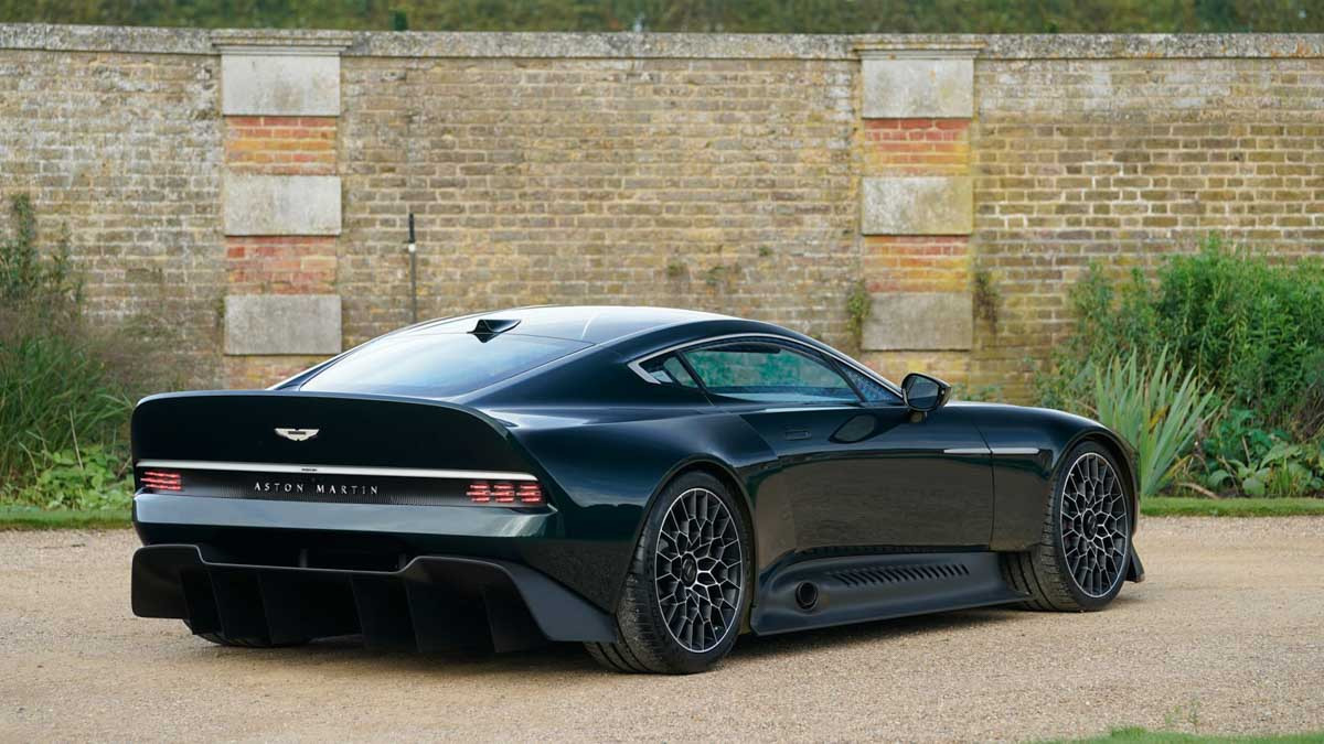 Aston-Martin-Victor-14