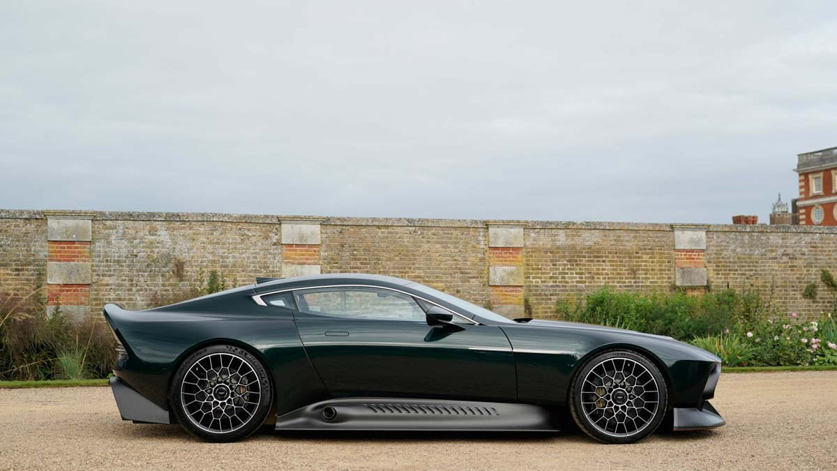 Aston-Martin-Victor-10