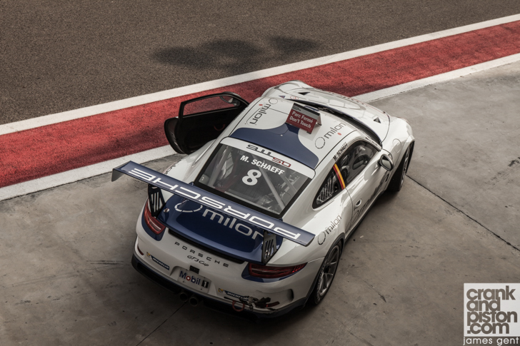 behind-the-scenes-fia-world-endurance-championship-porsche-gt3-challenge-cup-middle-east-08
