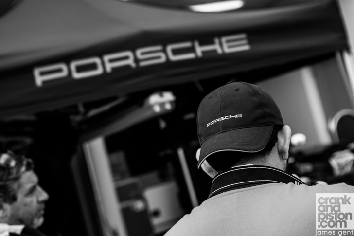 behind-the-scenes-fia-world-endurance-championship-porsche-gt3-challenge-cup-middle-east-13