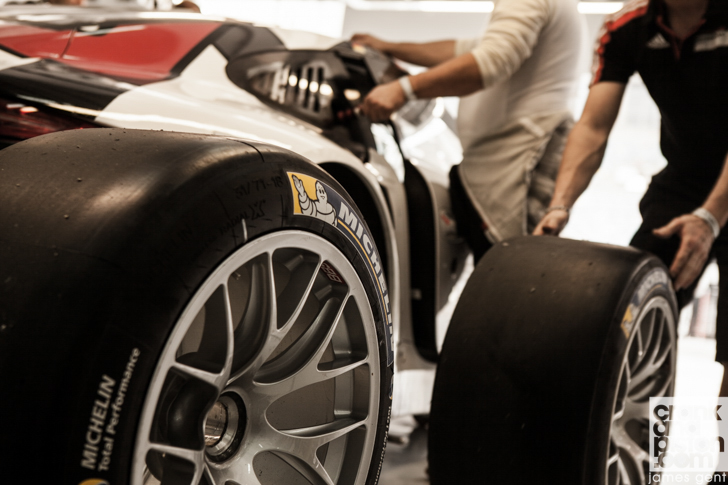 behind-the-scenes-fia-world-endurance-championship-porsche-gt3-challenge-cup-middle-east-19