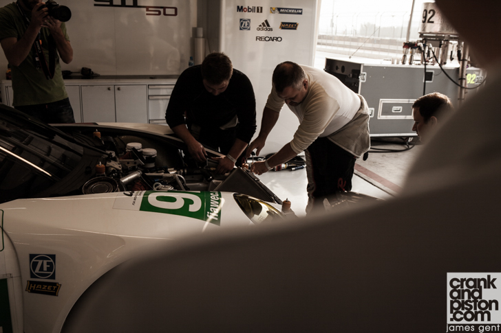 behind-the-scenes-fia-world-endurance-championship-porsche-gt3-challenge-cup-middle-east-26