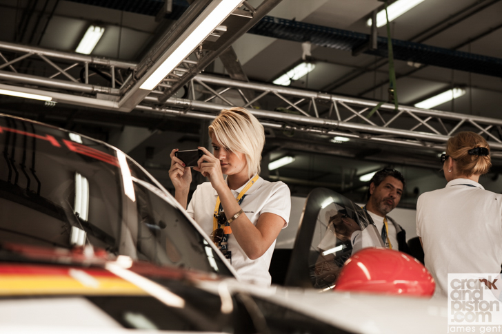 behind-the-scenes-fia-world-endurance-championship-porsche-gt3-challenge-cup-middle-east-41
