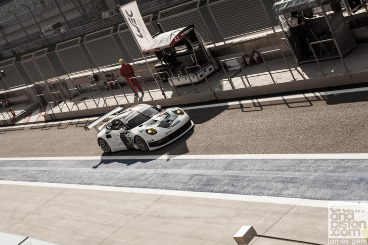 behind-the-scenes-fia-world-endurance-championship-porsche-gt3-challenge-cup-middle-east-89