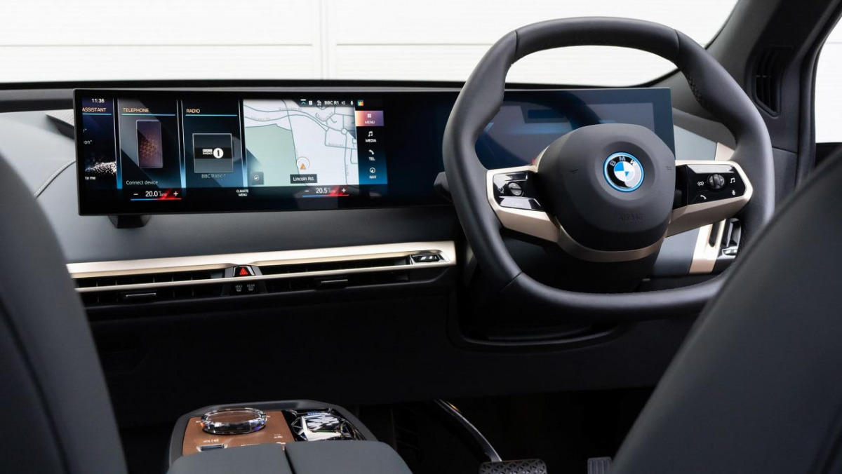 BMW-iX-2022-3