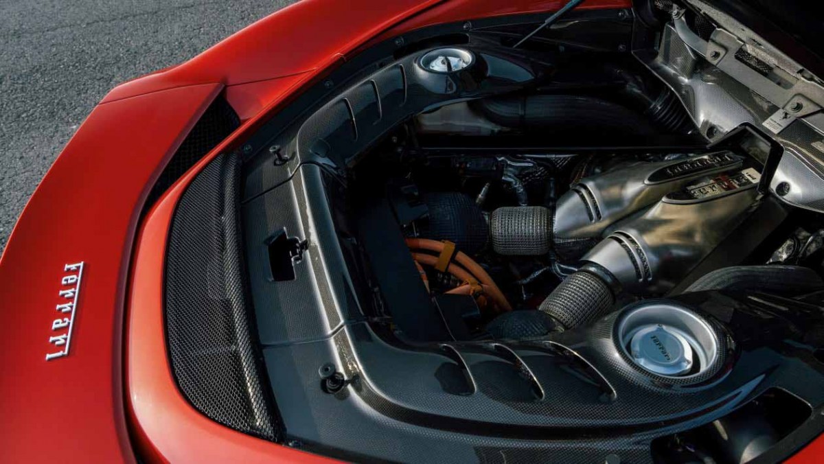 Ferrari-296-GTB-review-9