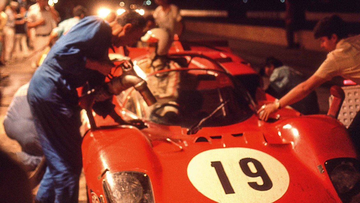 Ferrari-512S-vs-Porsche-917-9