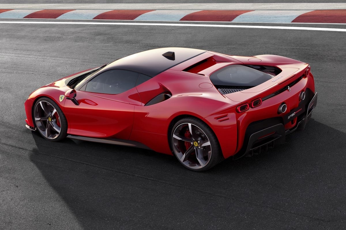 Ferrari-SF90-Stradale-supercar-3