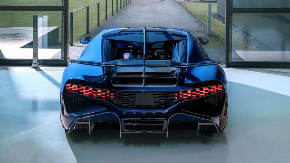 Final-Bugatti-Divo-4