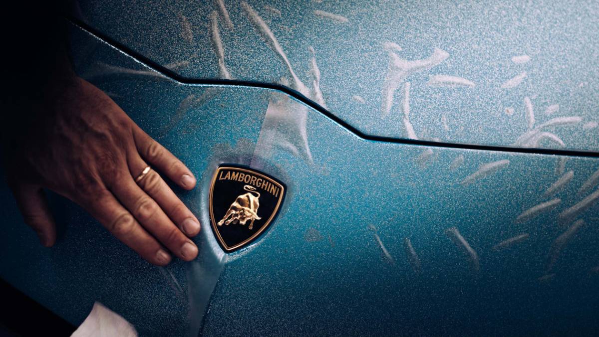 Lamborghini-Aventador-12