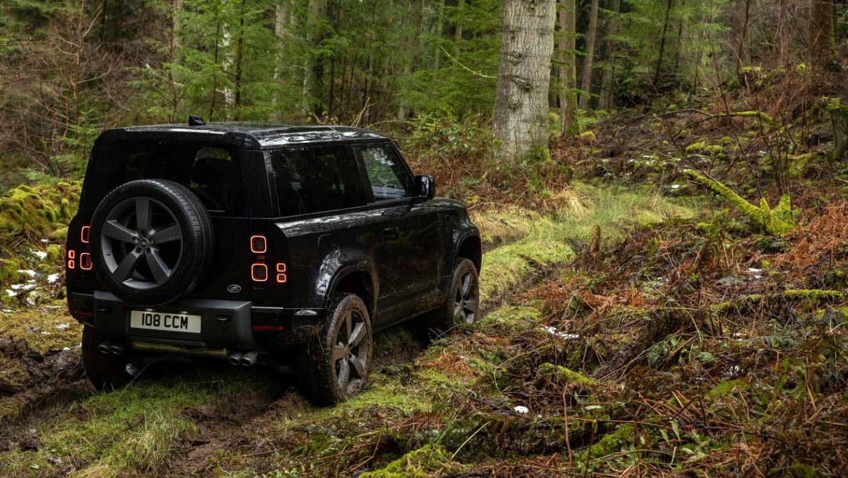 Land-Rover-Defender-V8-2021-9