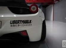 Liberty Walk Ferrari 458
