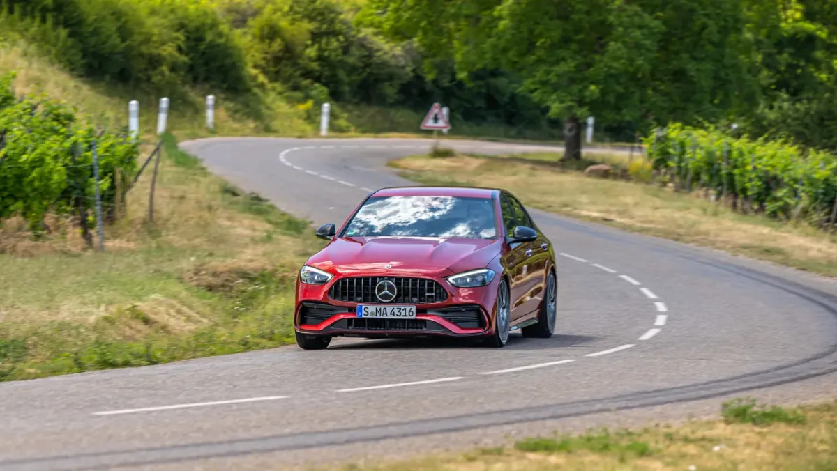 Mercedes-AMG-C43-2022-Review-1