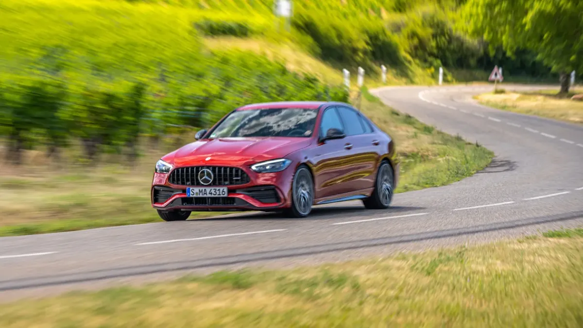 Mercedes-AMG-C43-2022-Review-9