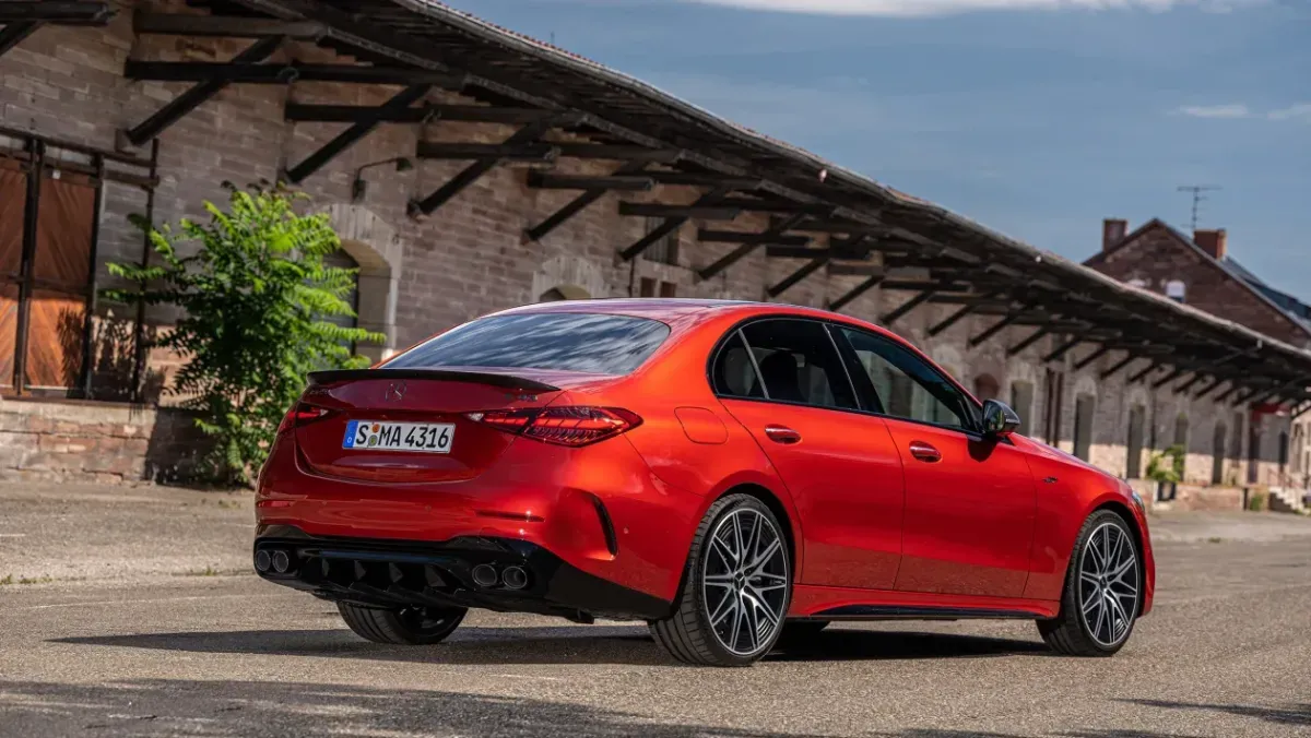 Mercedes-AMG-C43-2022-Review-11