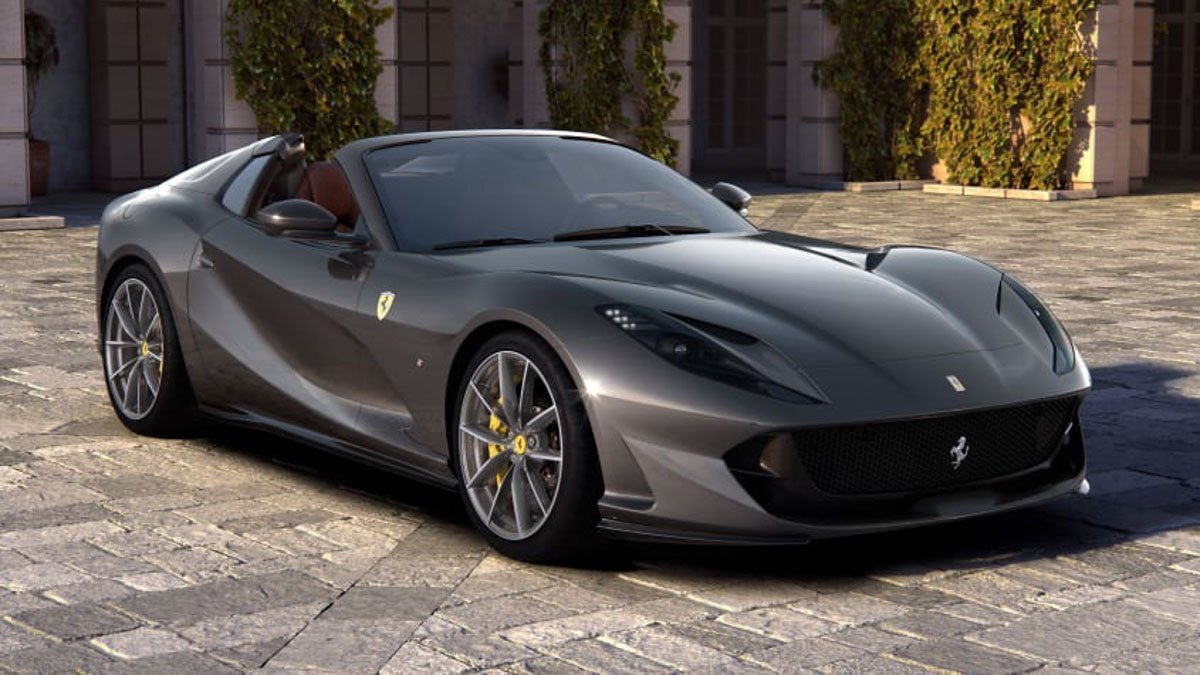 New-Ferrari-812-GTS-revealed-1