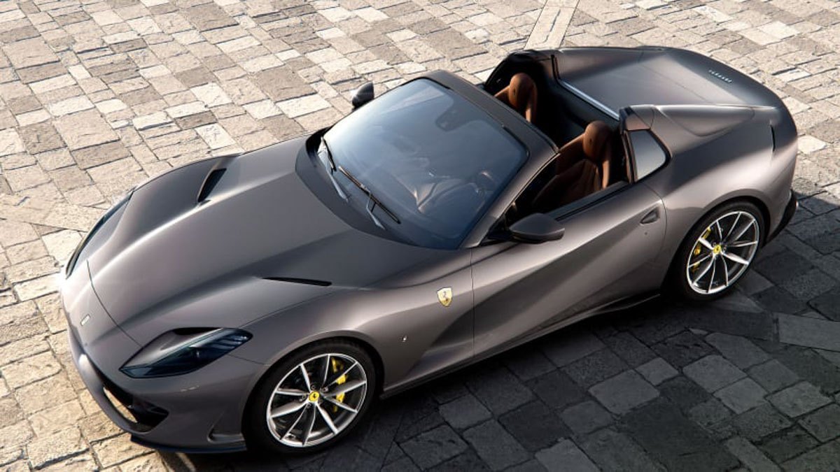 New-Ferrari-812-GTS-revealed-2