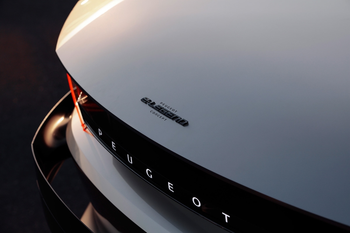 Peugeot e-Legend Concept revealed-13