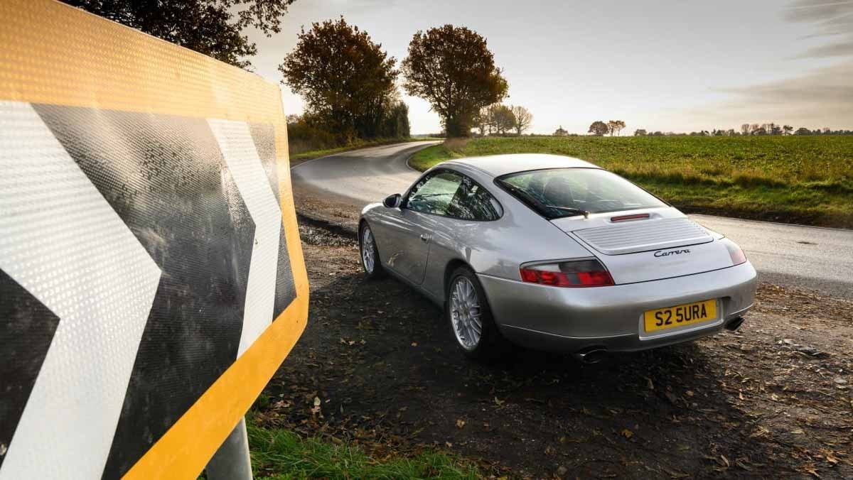 Porsche-911-Carrera-996-11