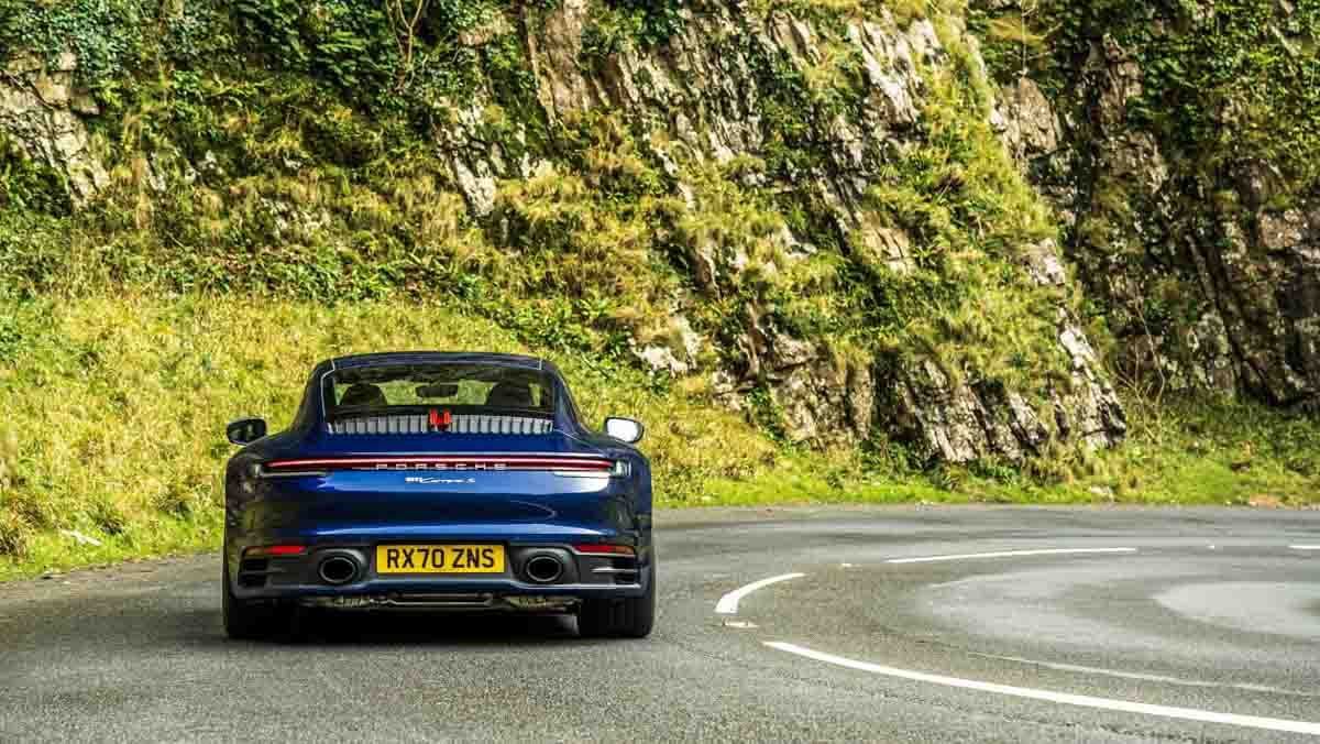 Porsche-911-Carrera-S-8