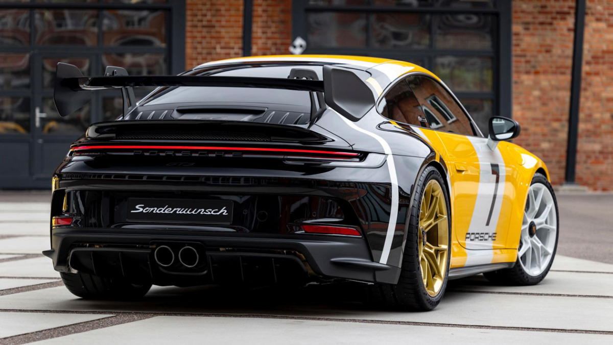 Porsche-911-GT3-Le-Mans-8