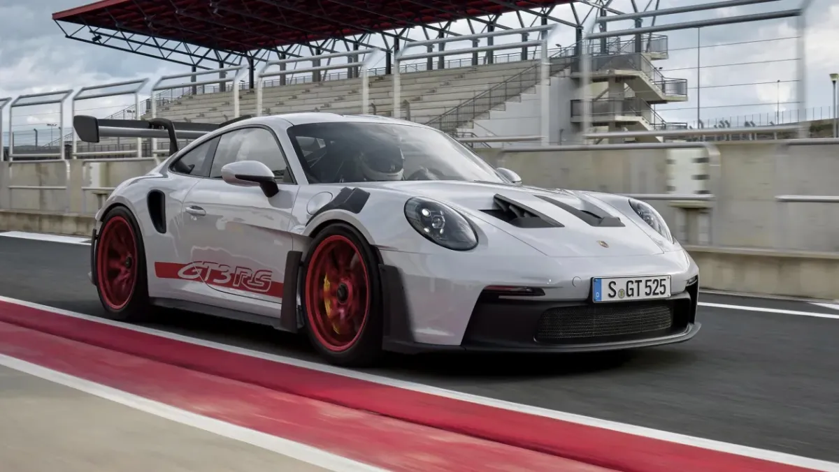 Porsche-911-GT3-RS-18
