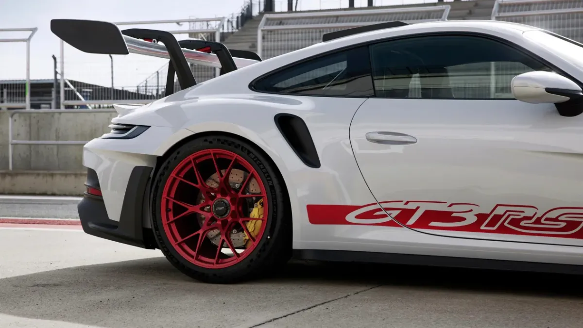 Porsche-911-GT3-RS-20