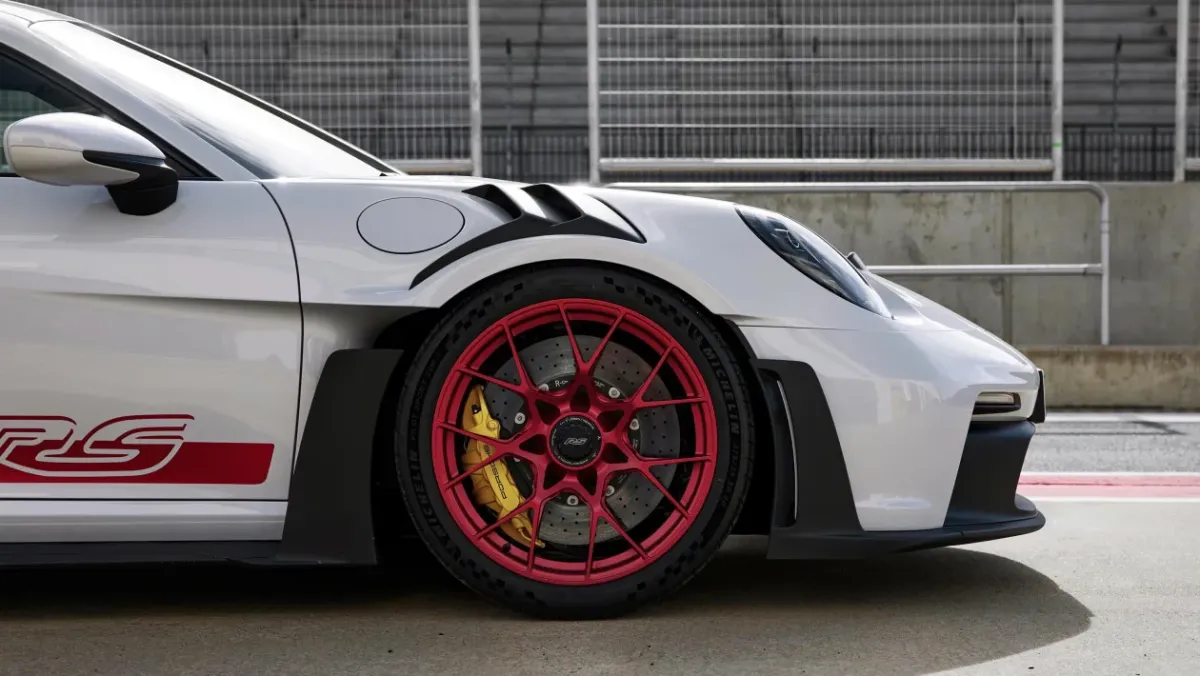 Porsche-911-GT3-RS-22